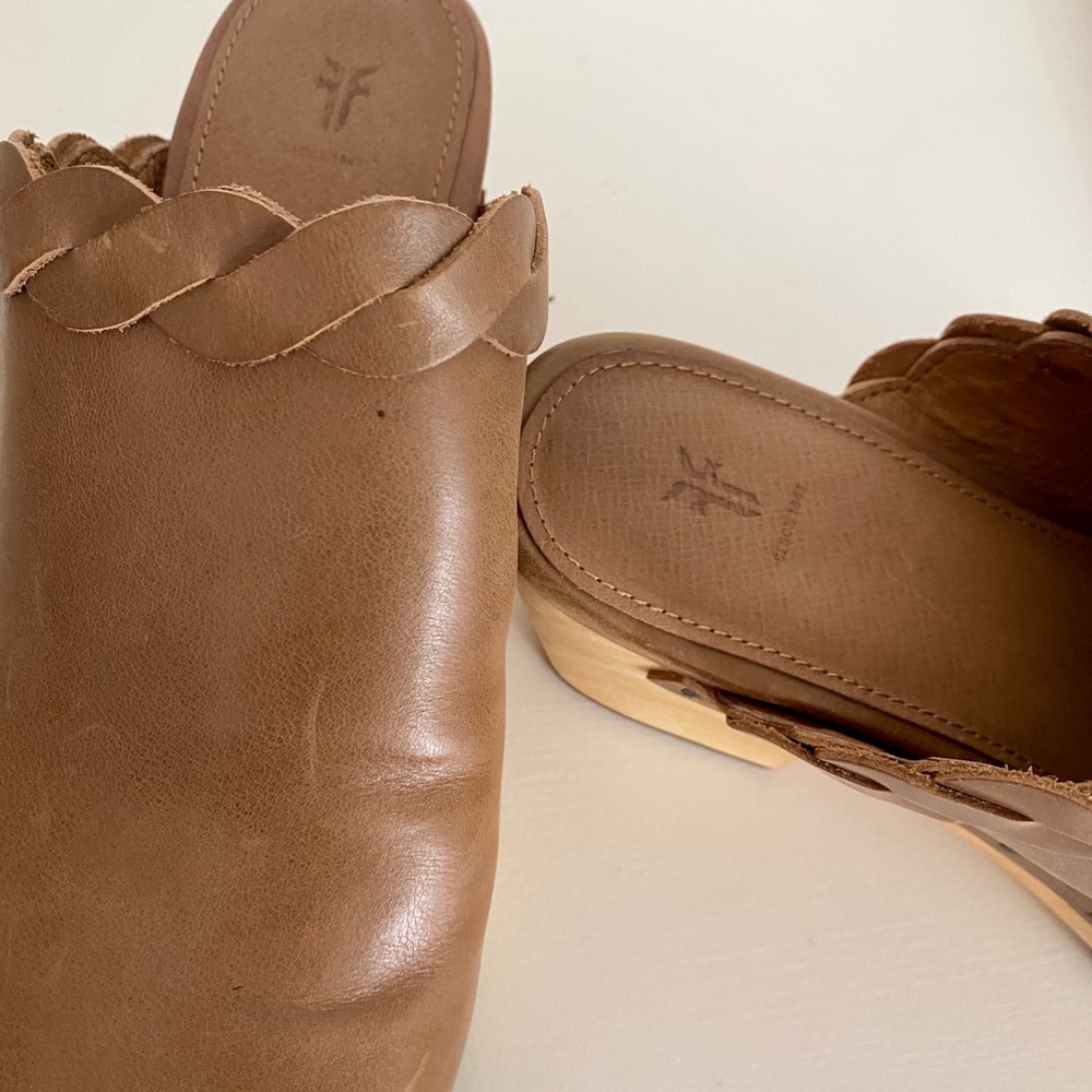 New Frye Clogs Size 7.5
